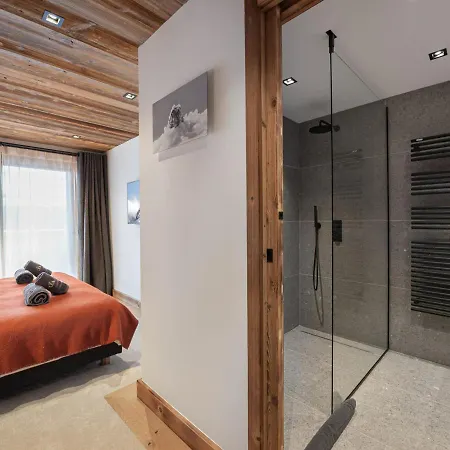 De Luxe Avec Piscine Et Sauna A Chalet *
