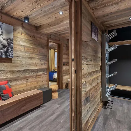 De Luxe Avec Piscine Et Sauna A *
