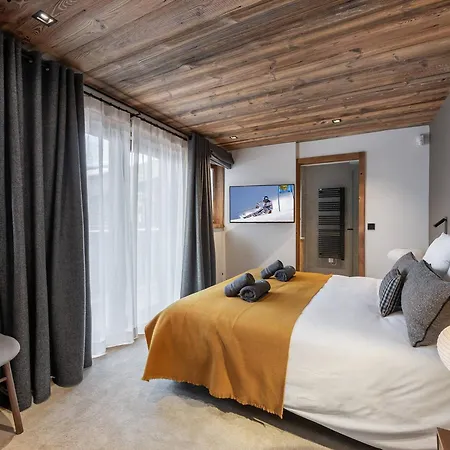 Chalet De Luxe Avec Piscine Et Sauna A Courchevel