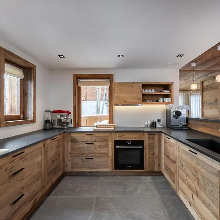 Chalet De Luxe Avec Piscine Et Sauna A - Fr-1-562-49 Courchevel