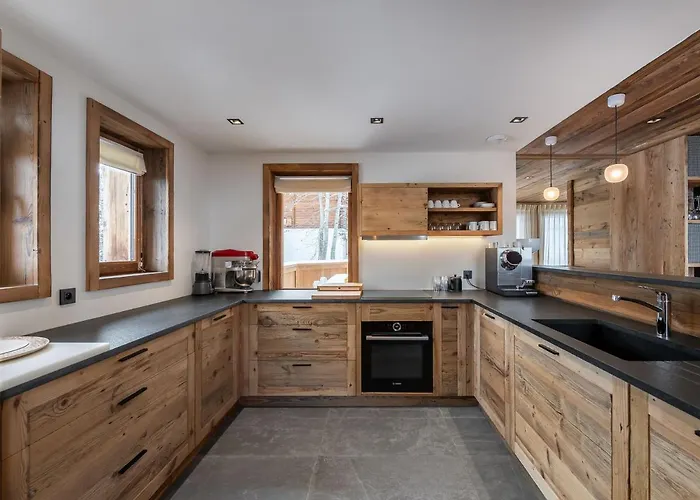 Chalet De Luxe Avec Piscine Et Sauna A - Fr-1-562-49 Courchevel